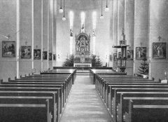 historické foto interiéru kostela