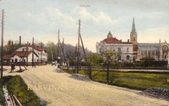 historické foto kostela (vpravo)