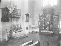 historické foto interiéru kostela - boční oltář