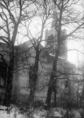 historické foto kostela nedlouho před demolicí
