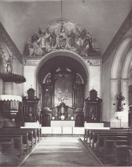 historické foto interiéru kostela (zadní část)