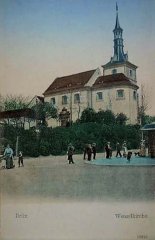 dobová pohlednice s kostelem