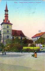 kostel na dobové pohlednici