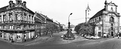 historické foto kostela (vpravo)