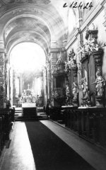 historické foto interiéru kostela