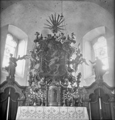 historické foto interiéru kostela