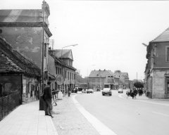 historické foto špitálu s kaplí (vlevo, v popředí)