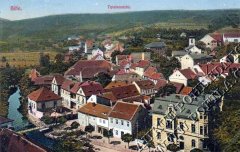 dobová pohlednice města s kostelem (vpravo, v městské zástavbě)