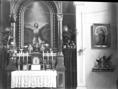 historické foto interiéru kostela - hlavní oltář