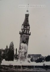 odstřel věže kostela