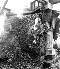 interiér kostela před demolicí