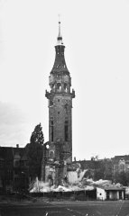 odstřel věže kostela