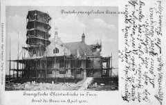 stavba kostela na dobové pohlednici