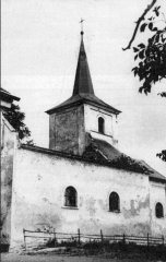 kostel po stržení střechy