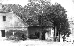 bourání špitálu, který stával u kostela