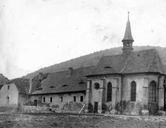 bourání špitálu, který stával u kostela