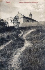 kaple na dobové pohlednici