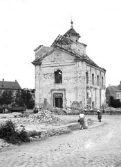 kostel poničený bombardováním