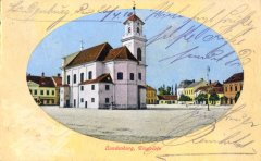 dobová pohlednice náměstí s původním kostelem