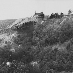historické foto kostela (detail předchozí fotografie)