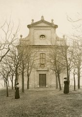 historické foto kostela - západní vstupní průčelí