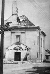 historické foto poškozeného původního kostela