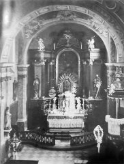 historické foto interiéru původního kostela
