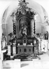historické foto interiéru kostela - hlavní oltář