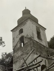 bourání kostela - věž