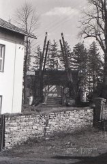 zbytky původního kostela po požáru
