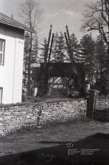 zbytky původního kostela po požáru