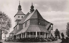 historická pohlednice s původním kostelem