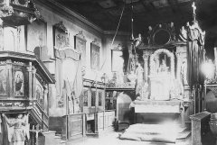historické foto interiéru původního kostela