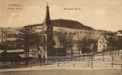 dobová pohlednice města s kostelem