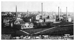 historické foto města s kostelem