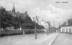 dobová pohlednice vsi s kaplí