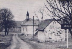 historické foto kaple (v pozadí)