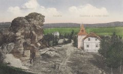 dobová pohlednice s původní kaplí v pozadí