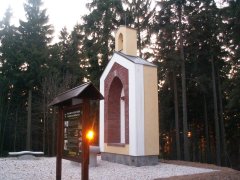 nová kaplička zepředu zprava