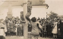 historické foto kaple (v pozadí)