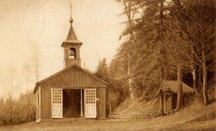 historické foto kaple se studánkou