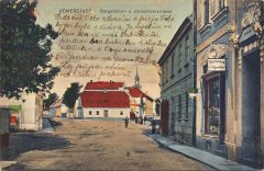 historické foto kostela (v pozadí)