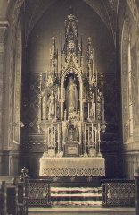 historické foto interiéru kostela - oltář