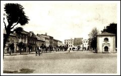 historické foto kaple (vpravo)