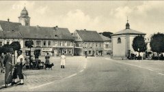 náměstí s kaplí