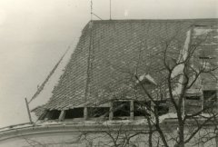 snímání střešní krytiny nad presbytářem