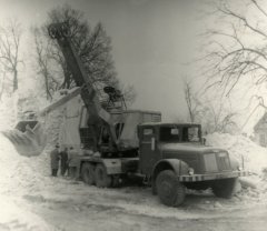 dokončování bourání a odvážení materiálu