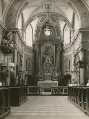 historické foto interiéru původního kostela - zadní část
