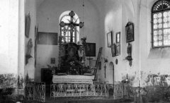 historické foto interiéru kostela - oltář