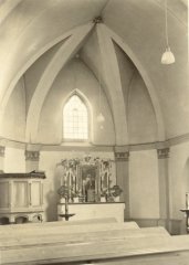 historické foto původního interiéru evangelického kostela